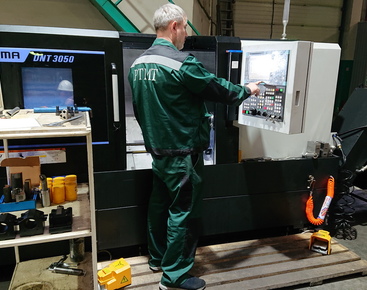 Новый токарный в работе